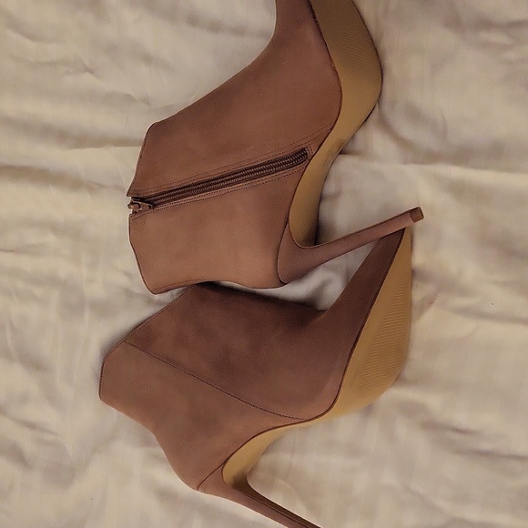 Womans Suede Booties - Picture 4 of 4